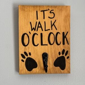 Rustic Brown and Black Dog Leash Holder